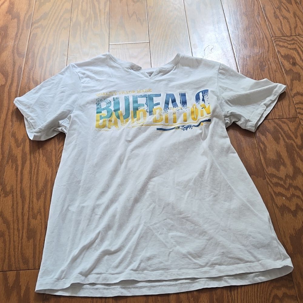 Men's t shirt, great condition size, extra large buffalo